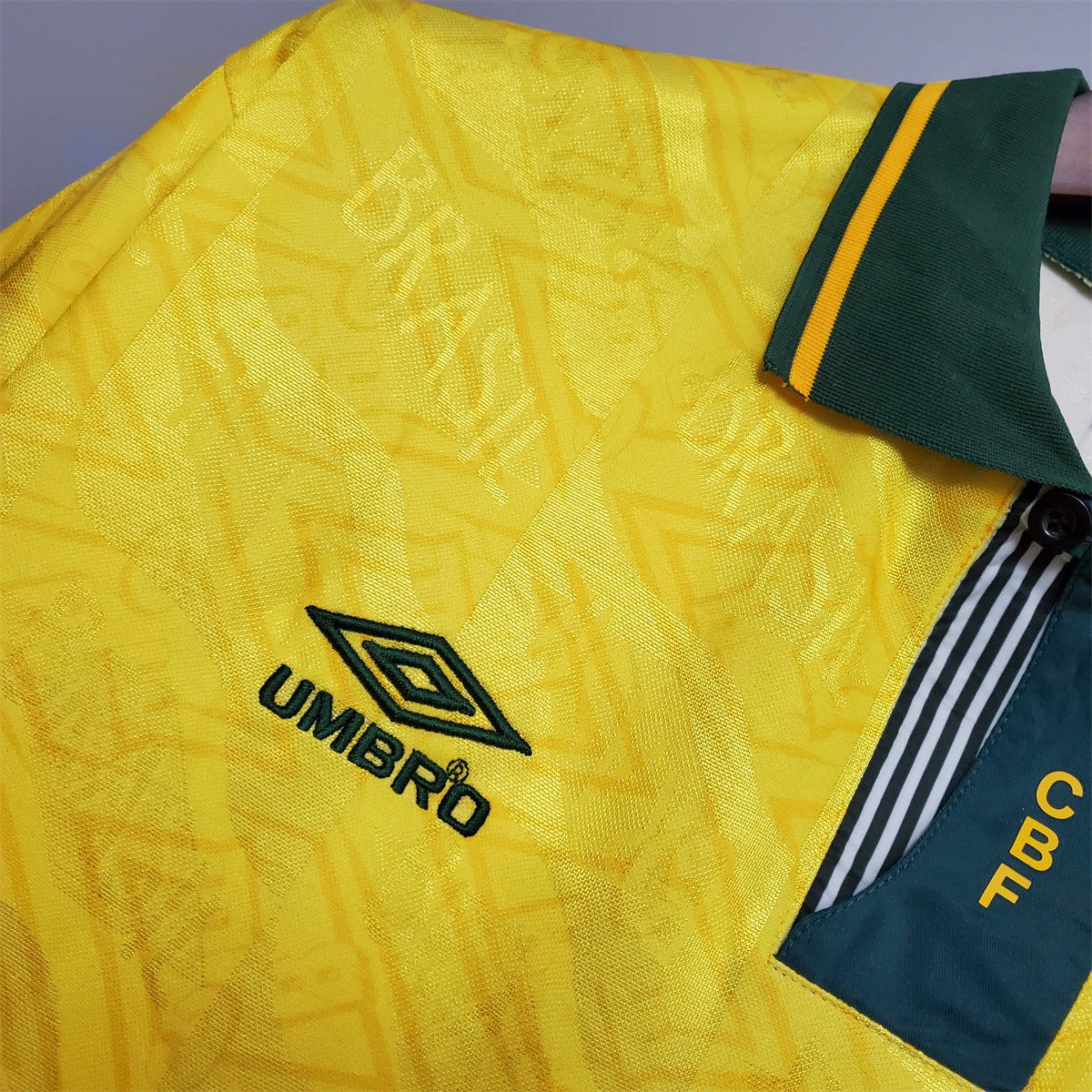 Camisa Retrô Home do Brasil 1991/92 Torcedor Umbro Masculina - Amarela